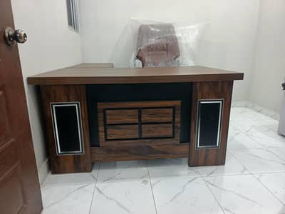 BOSS TABLE FOR SELL 40,000 Price: 40,000 PKR