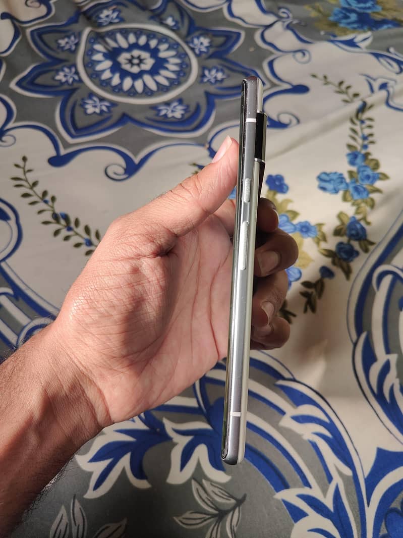 Google pixel 6 pro 2