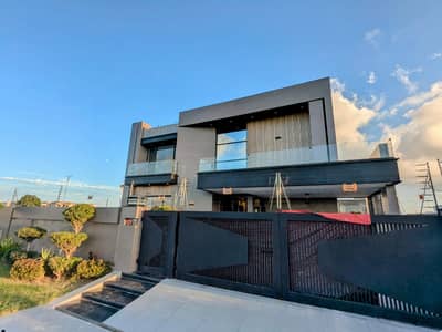 10 MARLA ELEGANT AND FULLY MAINTAINED SUPER HOT LOCATED BUNGALOW IS AVAILABLE IN THE BEST BLOCK OF DHA LAHORE.