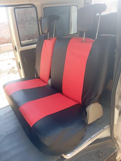 total janmana gadi Hy center wale do darwaje shower hai