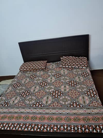 beautiful bed without mettress