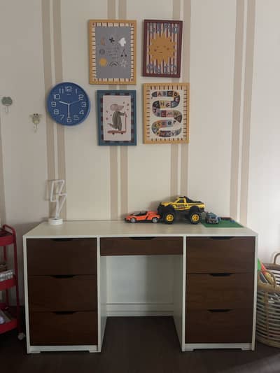 Kids Study Table