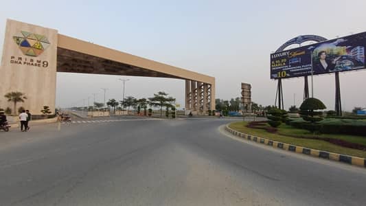 Ideally Located Plot Near To Play Ground Two Parks Mosque School And Commercial Best For Future Investment And Construction In Very Reasonable Price