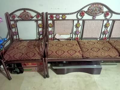 Used 5 Seater Iron Sofa Set.