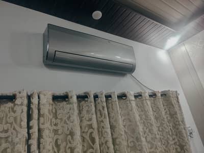 Gree 1.5 Ton Split AC – Excellent Condition, Very Less Used (Like New)