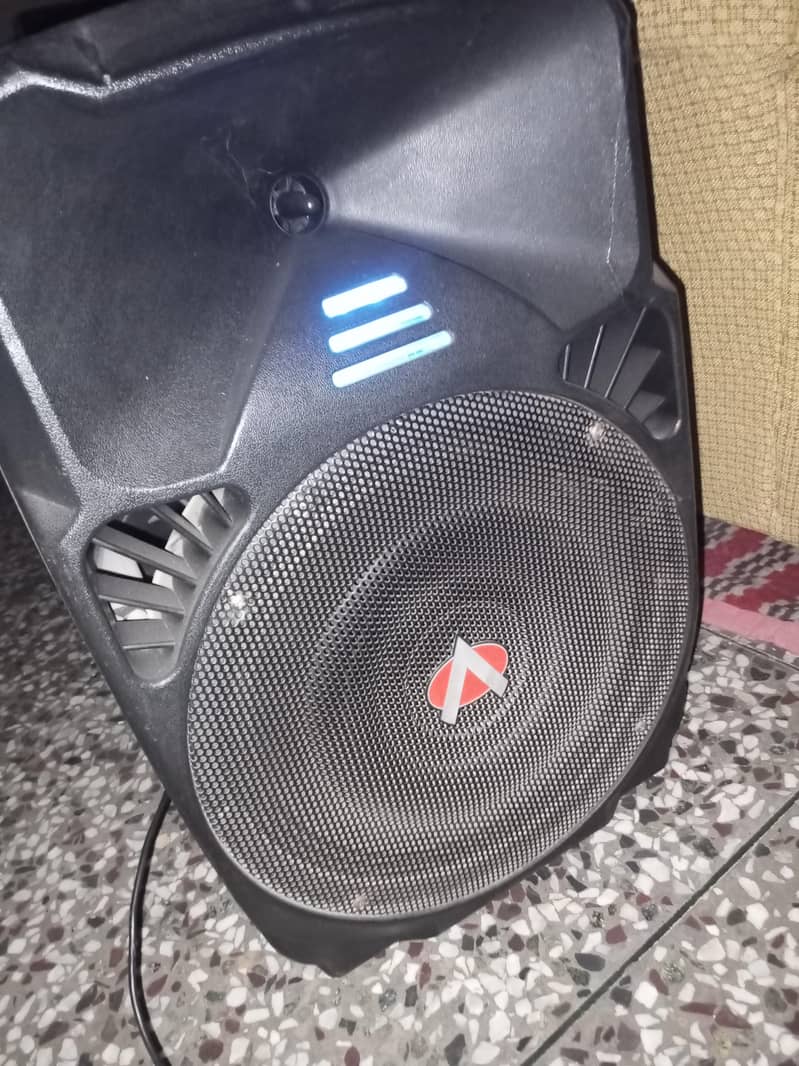 Audionic Trolley speaker. 2