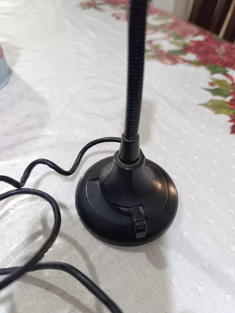 A4 tech microphone and camera 1