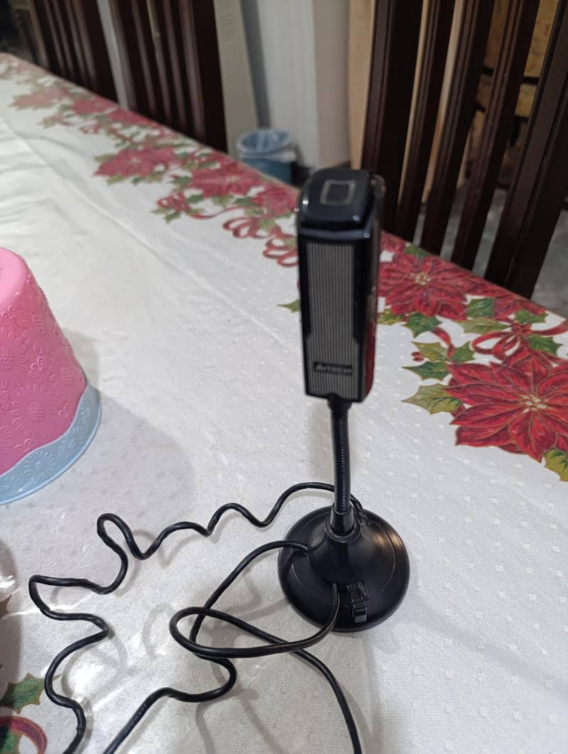 A4 tech microphone and camera 3