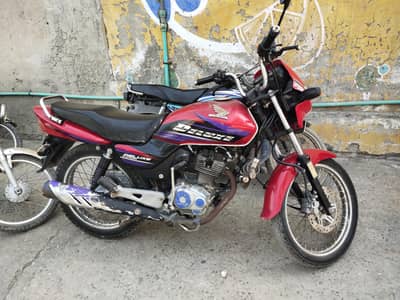 Honda CG 125 deluxe bike/motorcycle 2016 in genuine condition