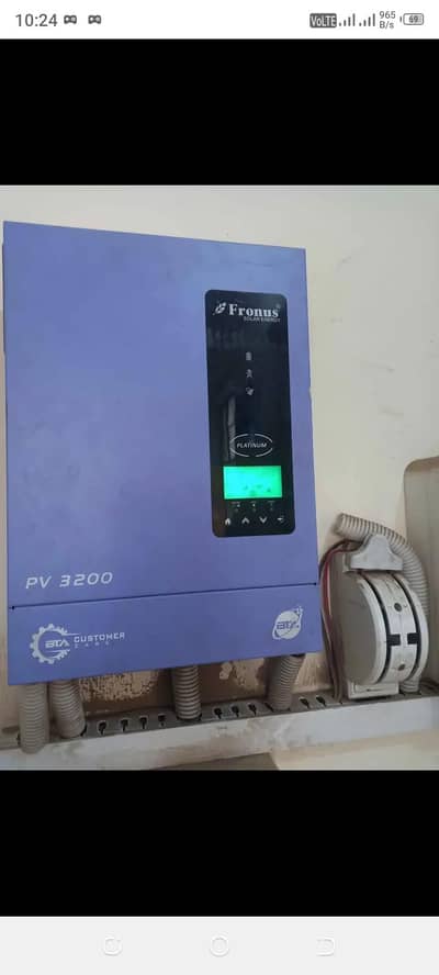 Fronus Hybrid inverter 3.2 used like new