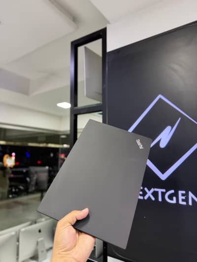 Lenovo X1 Carbon Core i5 7th Gen 8GB/256GB 14" Slim Laptop Stock