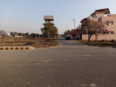 Ideal Location 5 Marla Plot For Sale Easy Access To 120 Feet Wide Main Road