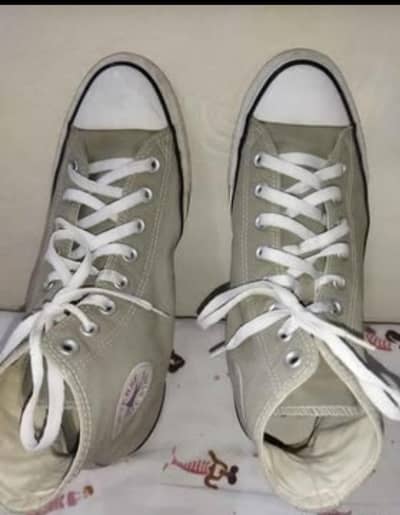 Converse Chuck Taylor All Star Sneakers Size 9