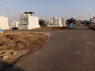 Ideal Location 5 Marla Plot For Sale Easy Access To 120 Feet Wide Main Road