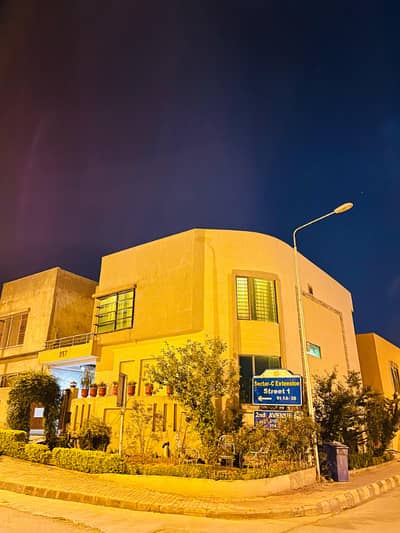 9 Marla Corner main boulevard House With Extra Land Bahria Town Phase 8 safari homes