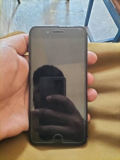 Iphone 8 plus urgent slae