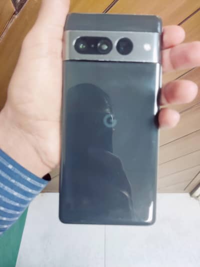Gogal pixel 7pro Black colour