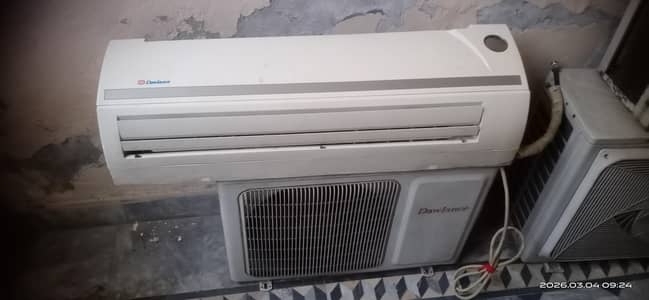 Dowlanc 1.5 simple AC totally geniun condition