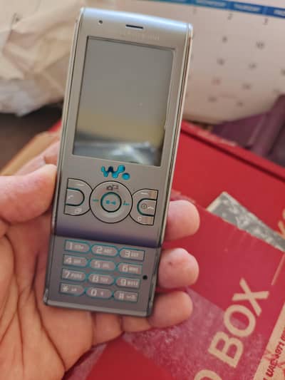 Sony Ericsson W595. . . . . 03414040820 whsp