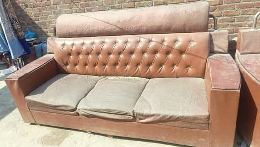 6 Seater Sofa set for sell 10000 o3o3/ o829244 Whatsapp