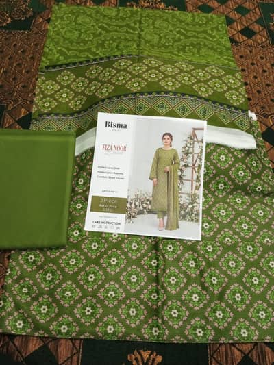 dresses / 3pc unstitched lawn suits / printed suit for sale