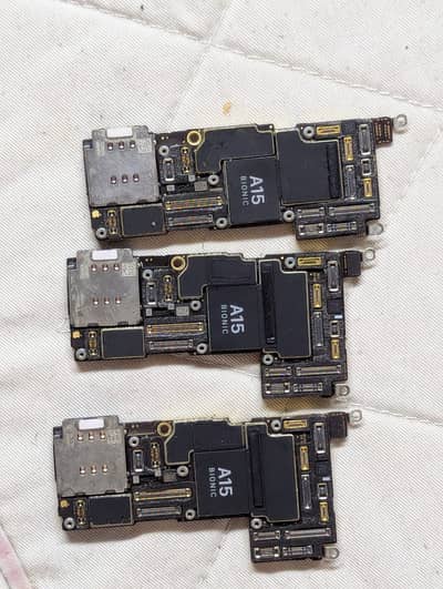 iPhone 13 pro max board