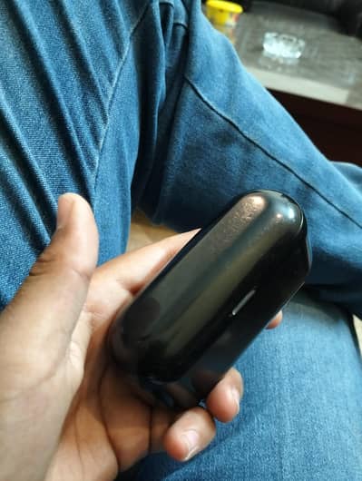 F9 airbods is ka under Wala nahi h