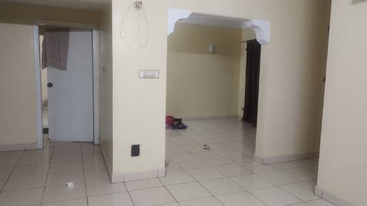 Flat is available for rent in Chapal Ocean Building