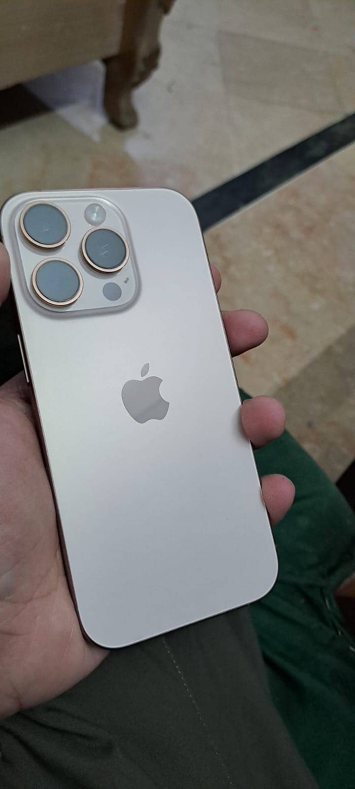 Iphone 16 pro 0