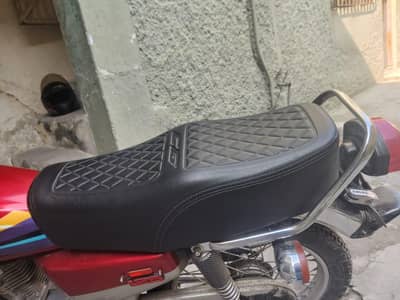 125 original Seat with box