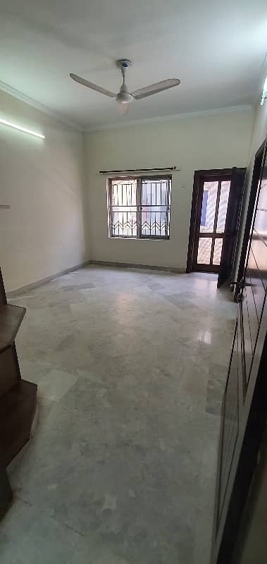 Upper Portion Of 8 Marla In G-13 Is Available