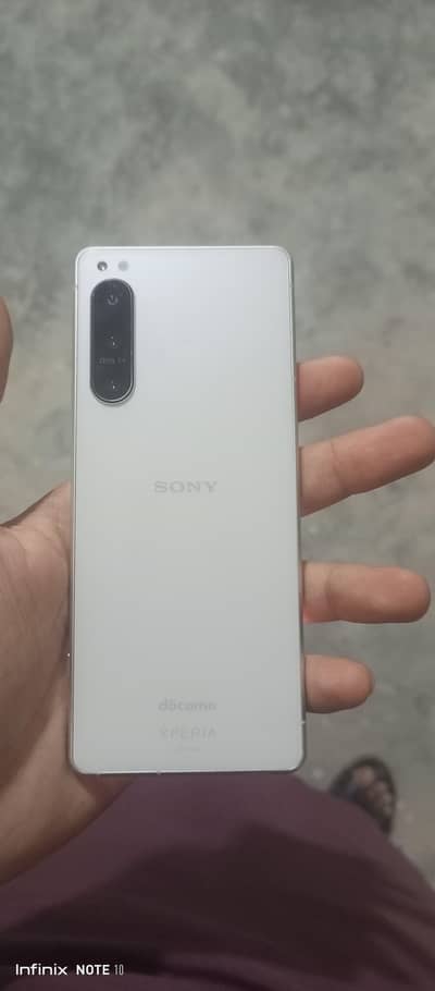 Sony Xperia 5mark4 8/128 new condition non pta 4 lines on display