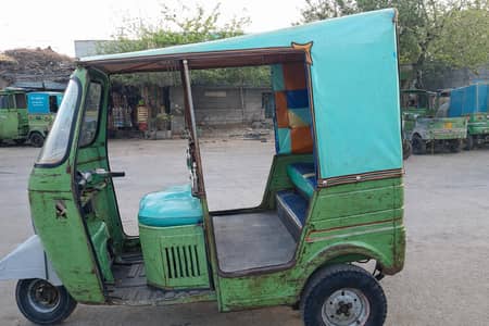 Green Passenger Rickshaw for Sale Good Condition
