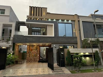 In Bahria Town - Johar Block House Sized 10 Marla For sale