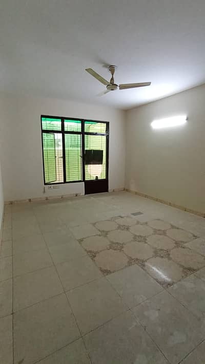 Ready To Buy A Upper Portion 2 Kanal In Garden Town