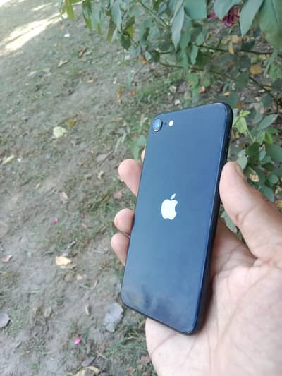 iphone SE 3 (2022) for sale sim Time available . exchange possible.