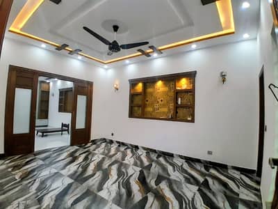 7 Marla House Available In Jubilee Town