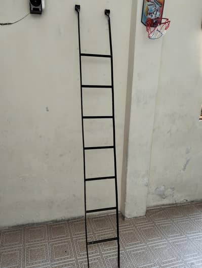 Iron Ladder 7 ft / 1 ft