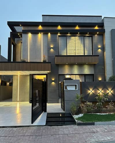 One Of Most Luxurios 8 Marla House Available For Rent IN Dha Phase 9 Town