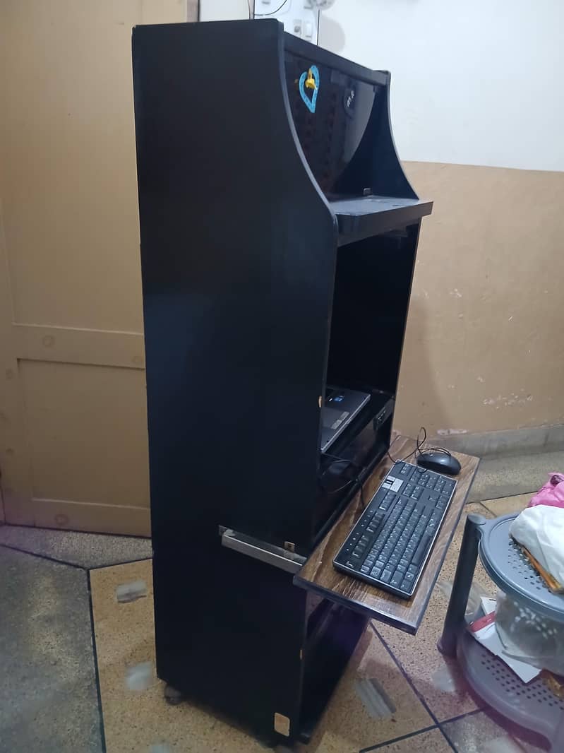 TV Tarli + Computer Table 1