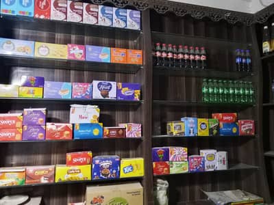 Plaza sell hony ki waja sy bakery racks and counters for sale