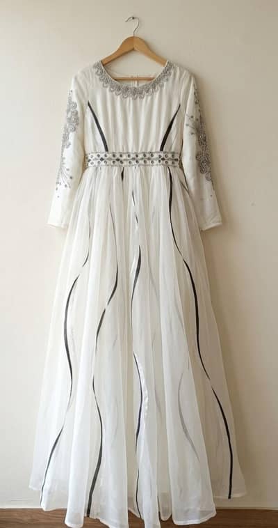 Premium White Tissue Maxi