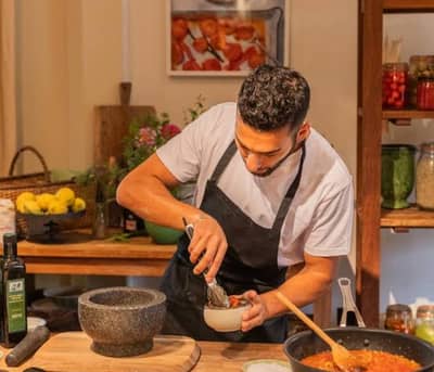 Guest house k Liye Cook ki zaroort hai