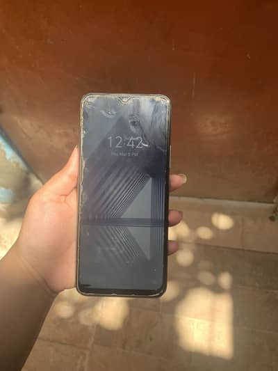 Iam selling my new looking phone