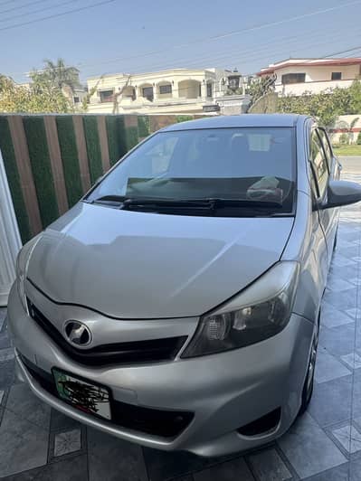 Toyota Vitz F 1.0