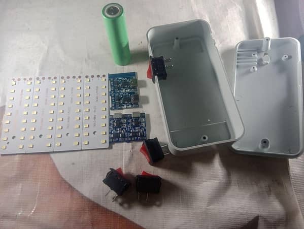 Emergency Light Set – (1x Box, 1x Cell, 1x LED Chip, 1x Charging Module – Type-C / Micro USB Option, 1x On/Off Button)