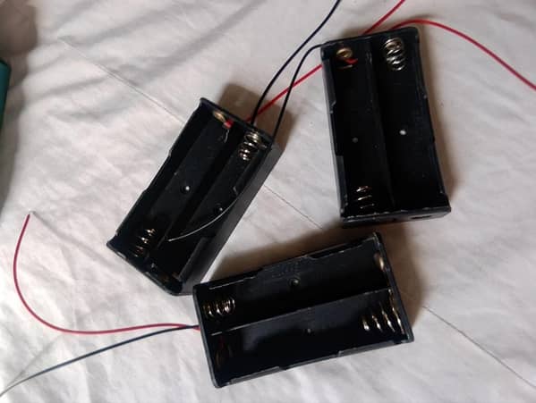 2-Cell 18650 Battery Holder with ABS Case and Wire Leads for Series/Parallel Connections