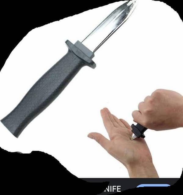 10-Pack Retractable Plastic Knife Prank – Disappearing Dagger Trick