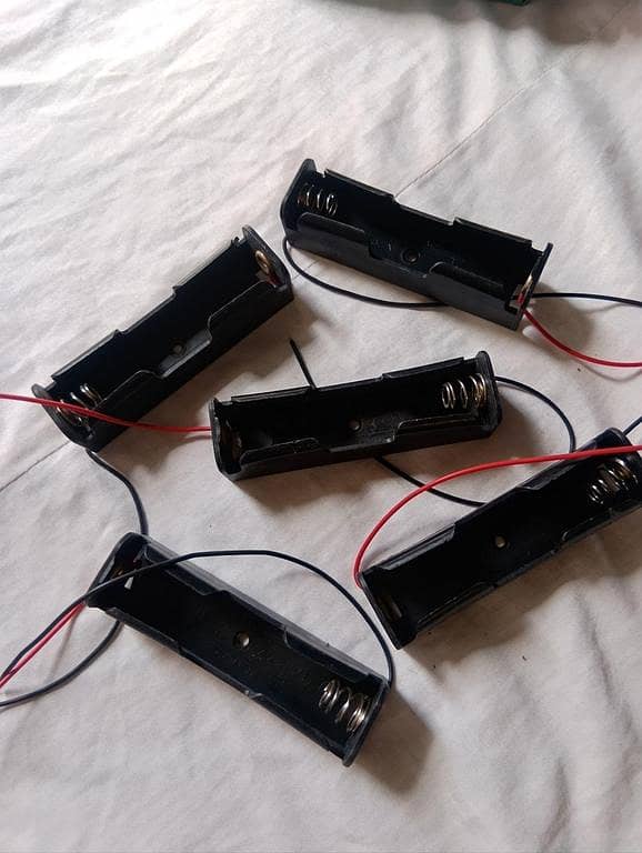 1 Cell 18650 Battery Holder with ABS Case and Wires for DIY Projects