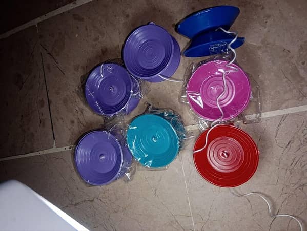 (pack of 5 )yoyo ring game for childrens ( plastic metarel)